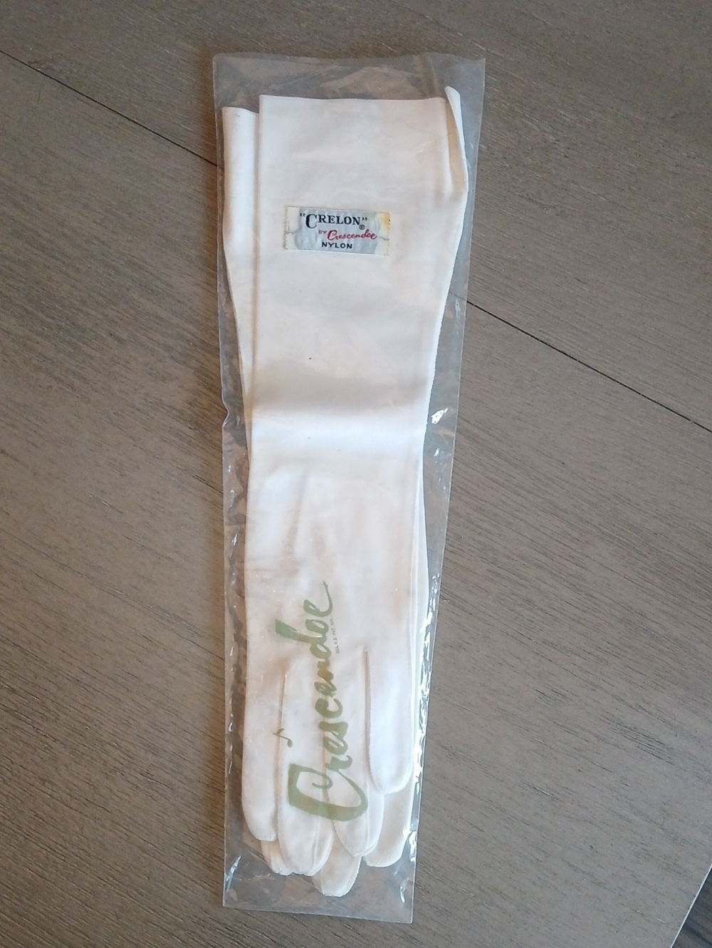 Crelon By Crescendoe Ivory Nylon Gloves